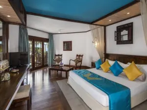 Royal Palms Beach Hotel