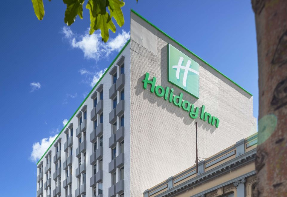 Holiday Inn Perth City Centre Over view