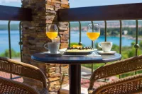 Blue Waves Resort Hotels in Njivice