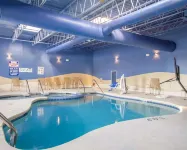 Wingate by Wyndham Sheboygan - Pool
