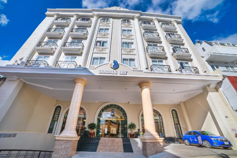 サンダルス リリー ホテル