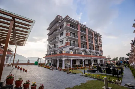 Hotel Ghyampe Dada Отели рядом с достопримечательностью «Kailashnath Mahadev»