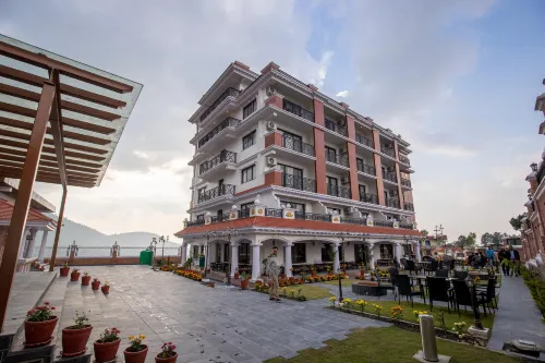 Hotel Ghyampe Dada - Mountain view