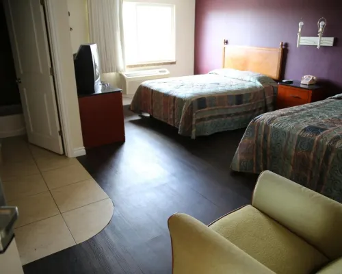 Chateau Inn & Suites Hotels in Downey