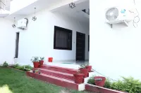 Madpackers Khajuraho Hotels in 