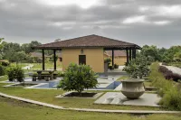 WelcomHeritage Tadoba Vanya Villas Resort & Spa - Bãi đậu xe