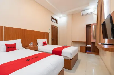 RedDoorz Syariah Near RS Mata Padang Hotels in West Padang
