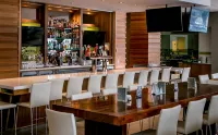 Holiday Inn SAN FRANCISCO-GOLDEN GATEWAY by IHG with No Resort Fee - bar