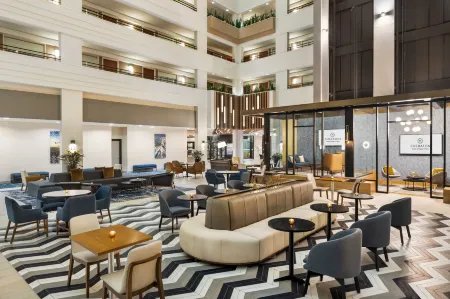 Sheraton Suites Chicago O'Hare Отели рядом с достопримечательностью «Театр Роузмонта»