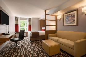 Microtel Inn & Suites by Wyndham Ladysmith Oyster Bay