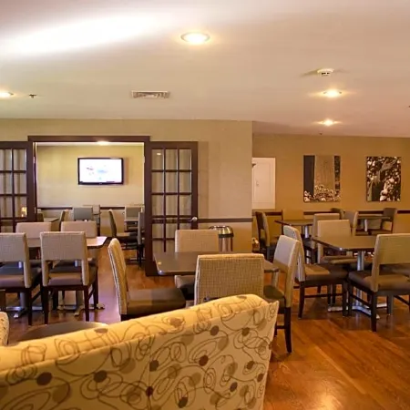 Ivy Court Inn and Suites