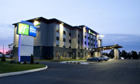Holiday Inn Express PEMBROKE by IHG