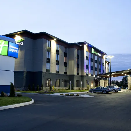 Holiday Inn Express PEMBROKE by IHG
