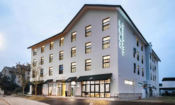 Cendre Hotel