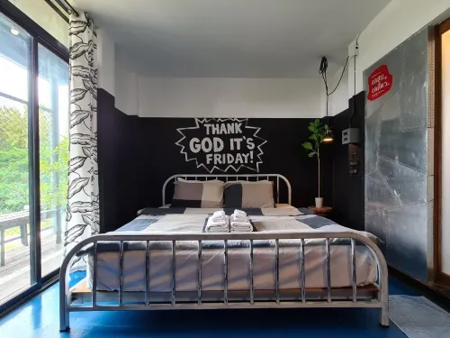Hand Hotel