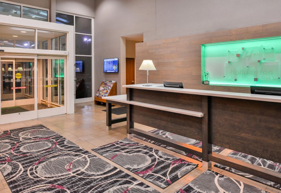 Holiday Inn Kansas City AirportOver view