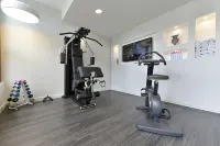 Hotel Atrium by Happyculture