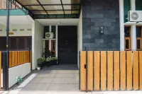 Omaha Homestay - Rumah Nyaman Dengan 3 Kamar Tidur