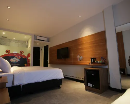 Creative RestArt Hotel by Damn I Love Indonesia Hotels in Cimenyan