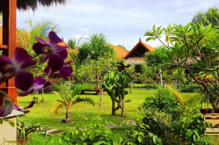 Pemedal Beach Resort Lembongan