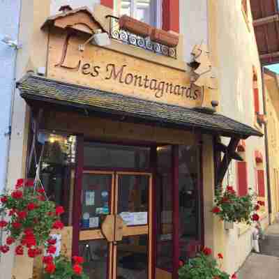 Hôtel Les Montagnards Hotel Exterior