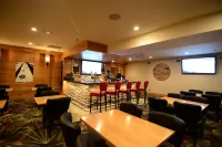 Banff Rocky Mountain Resort - bar