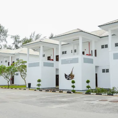 Scout Inn Hotels near Marine Park