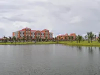 Golden Peacock Resort Hotel - parking