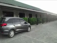 Serayu Hotel Timika - parking
