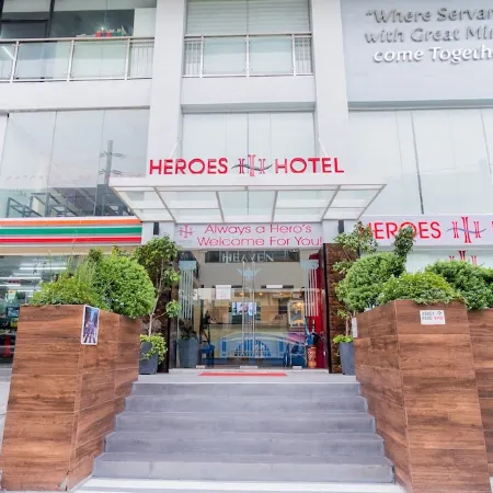 Heroes Hotel