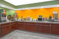Super 8 by Wyndham Windsor/Madison North Hotels in Waunakee