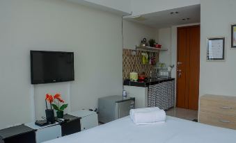 Elegant Studio Apartment Margonda Residence 5