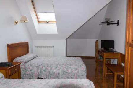 Hotel Avenida III Отели в г. Comarca de Astorga