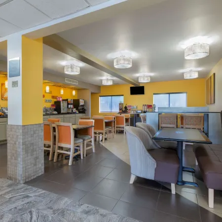 Best Western Plus the Four Corners Inn