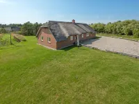 "Jorkin" - 1.8km from the Sea