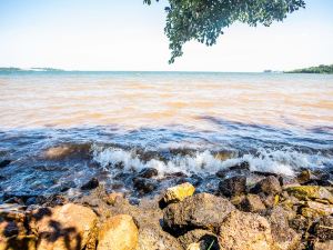 Lakefront Hotel Entebbe