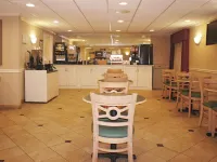 Wingate by Wyndham Brunswick GA / I-95 - Breakfast