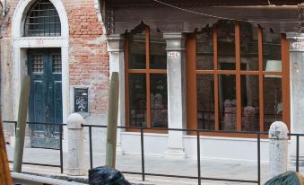 3. iH Hotel..