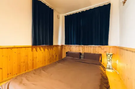 Lake Toya Private Log House