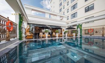 Monarque Hotel Danang