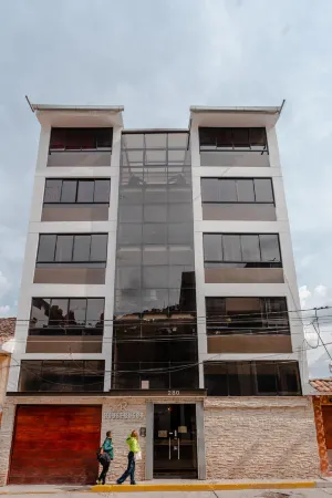 Hotel & Apartments Rhouse Cusco Отели рядом с достопримечательностью «Двенадцатиугольный камень»