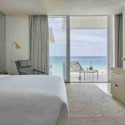 Four Seasons Hotel at the Surf Club, Surfside, Florida Rooms