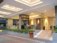 Apartemen Puncak Marina Hotels in Wonocolo