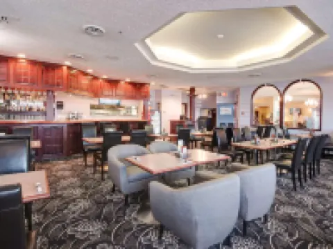 Ramada by Wyndham Nisku Edmonton Airport Hoteles en Nisku