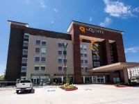 La Quinta Inn & Suites by Wyndham Oklahoma City Airport Hotels near OKC Fair Park