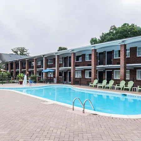 Rodeway Inn & Suites Williamsburg Central