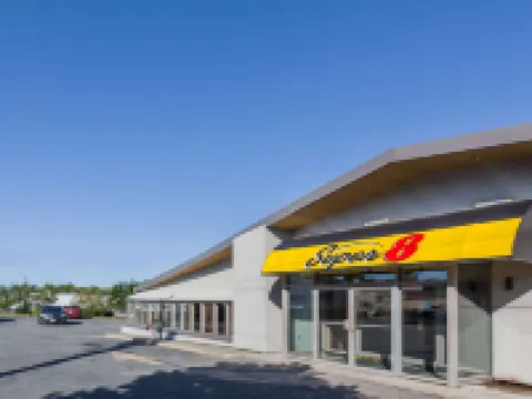 Super 8 by Wyndham Kirkland Lake Hotels in Timiskaming District