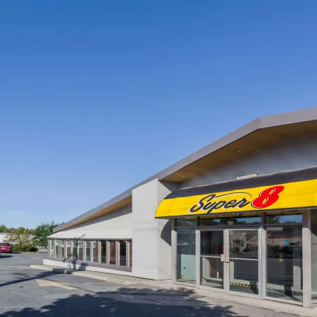Super 8 by Wyndham Kirkland Lake