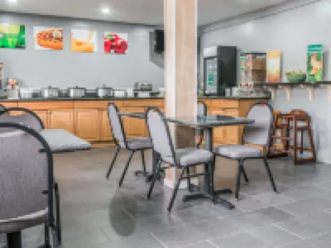 Quality Inn Grand Rapids North Hotels in Walker