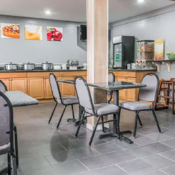 Quality Inn Grand Rapids North